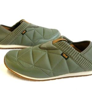 Teva Ember Mocs - Olive 🫒 green. Size 9.